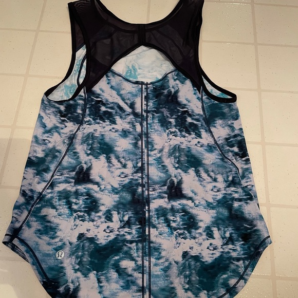 Lululemon size 6 sculpt tank